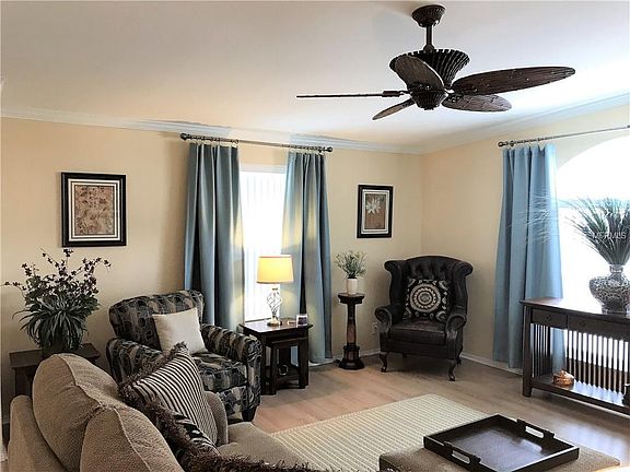 5th image of 520 Iris Dr