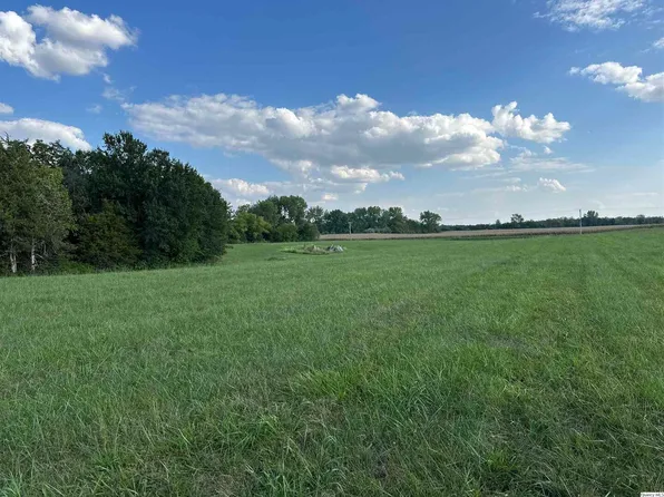 5721 Ellington Rd, Quincy, IL 62305