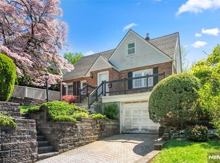 416 Fort Lee Rd, Leonia, NJ 07605