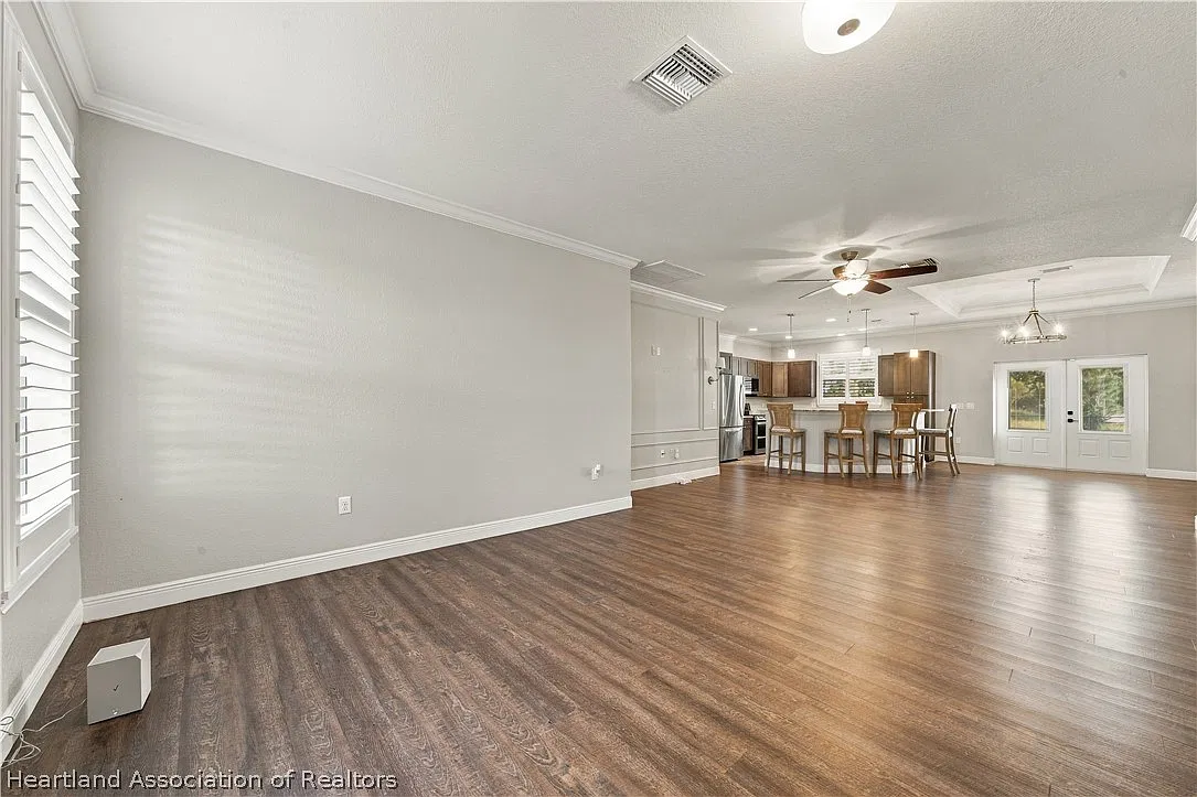 3 bed, 2.0 bath, 1740 sqft, $2,200 — Photo 3