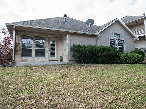 4th image of 32 Stone Terrace Dr