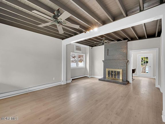 5th image of 37 Beacon Boulevard