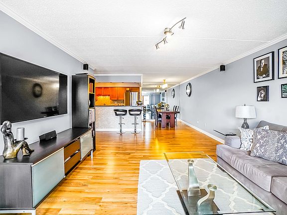 5th image of 1436 E Thacker St APT 406