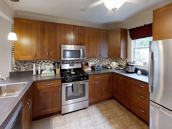 3rd image of 64 Belmont Ave