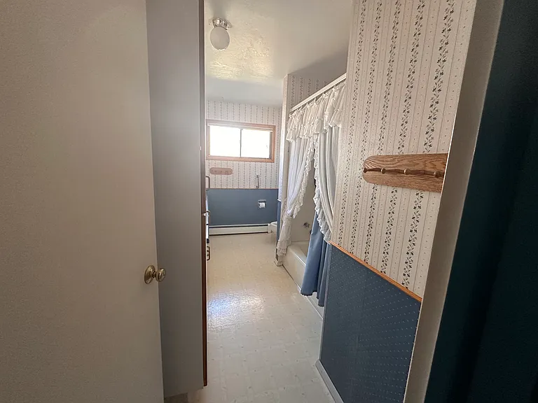 963 Tracy St — Photo 9