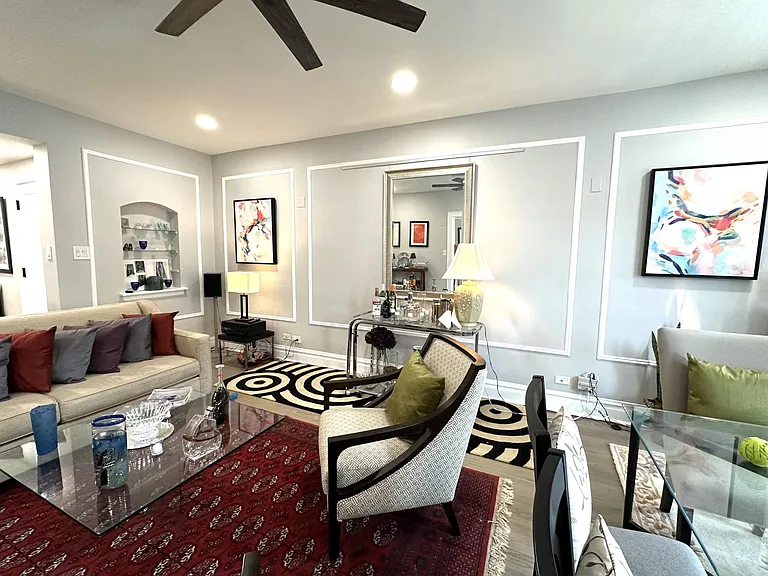 1354 W Carmen Ave #1F — Photo 8