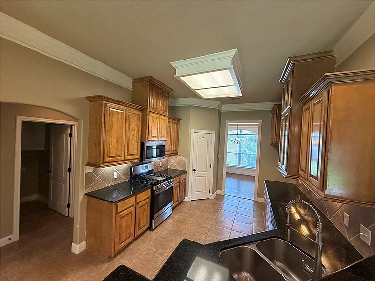 413 Cold Spring Dr — Photo 8