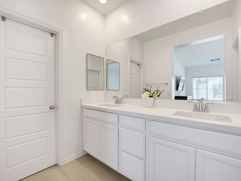 7232 N Decatur Blvd #6