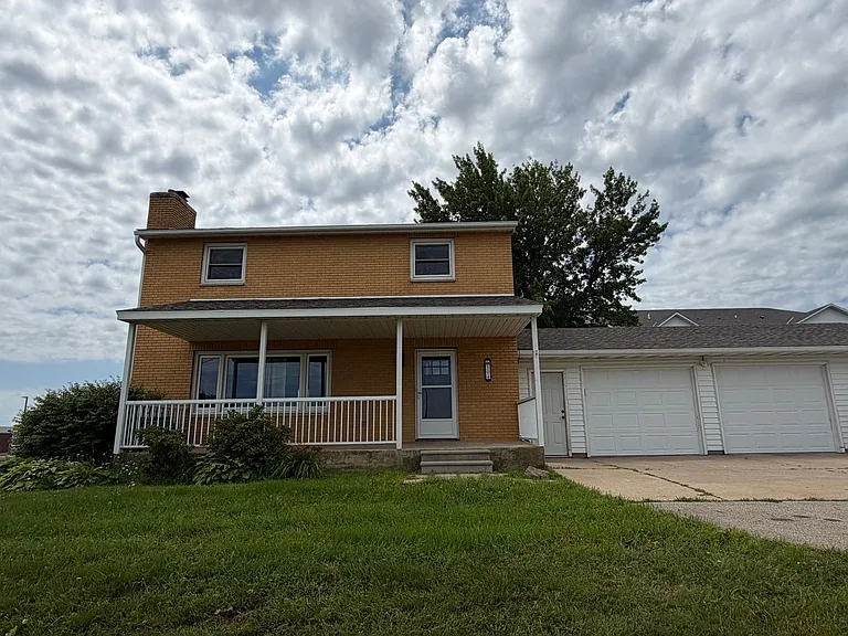 504 16th St NE — Photo 10