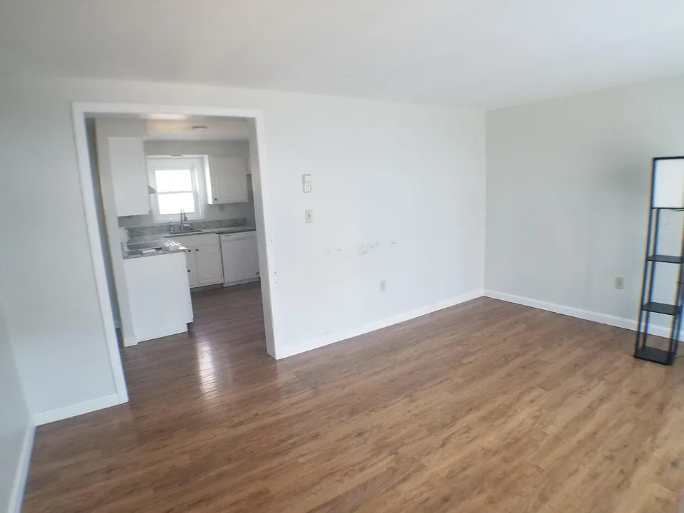 11 Arline St #11
