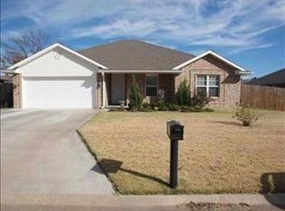 2501 Whispering Pine Blvd, Shawnee, OK 74804