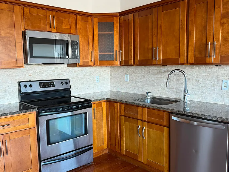 60 Parkway Dr E #6B — Photo 23