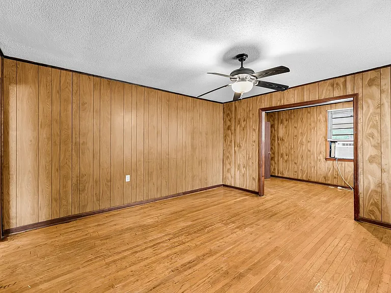 4361 Royal Harbor Rd — Photo 2