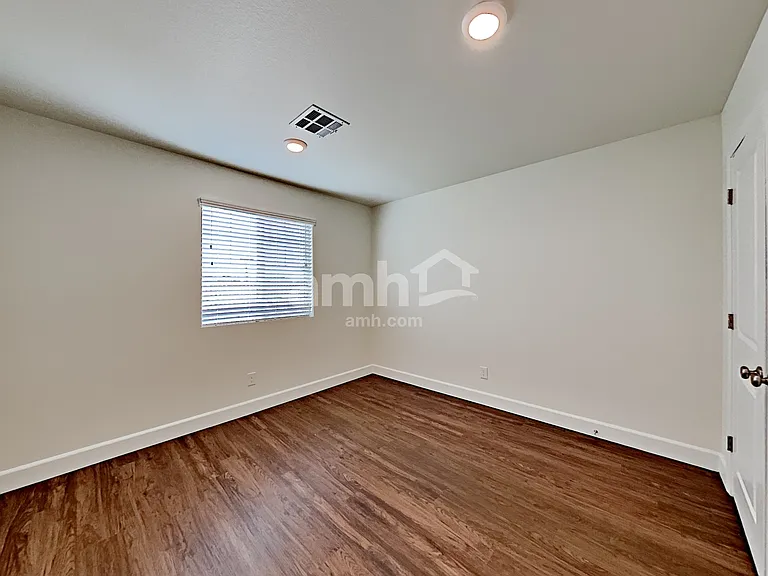 5329 Klinker Brick St — Photo 14