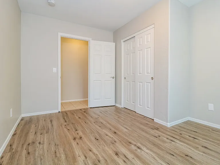 7412 S 37th Dr — Photo 11
