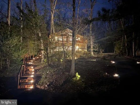 3070 Hopkins Dr, McGaheysville, VA 22840