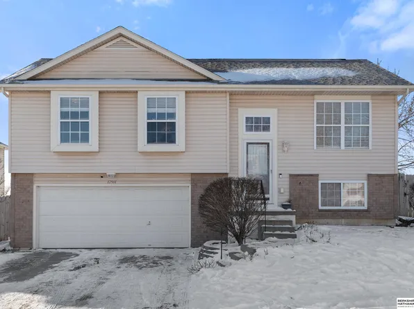 17911 Margo St, Omaha, NE 68136