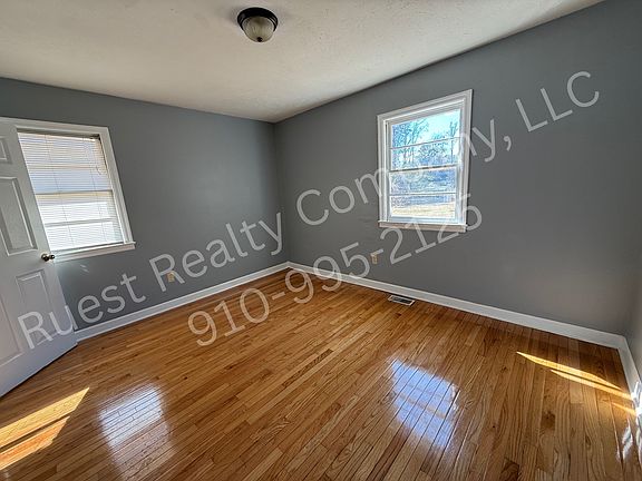 3rd image of 1 Pineland Dr