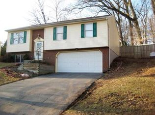 25 Greenleaf Ln, Elizabethtown, PA 17022