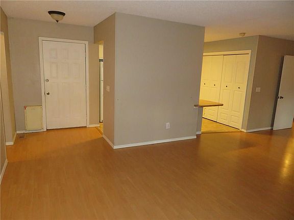 4th image of 4 Blackburn Cir