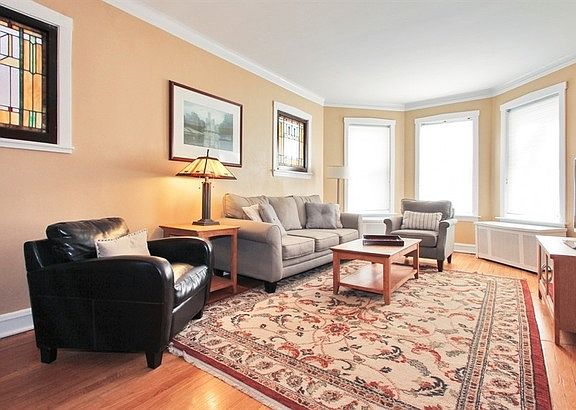 3rd image of 2746 W Morse Ave