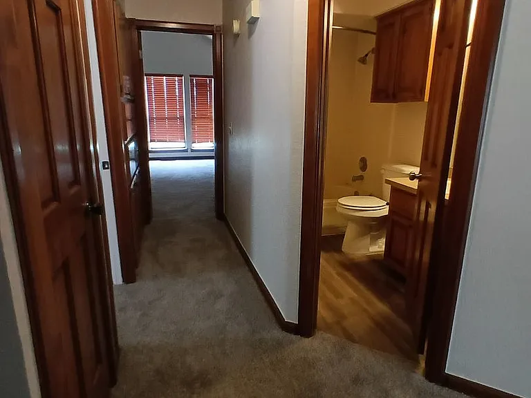 9720 Railroad — Photo 15