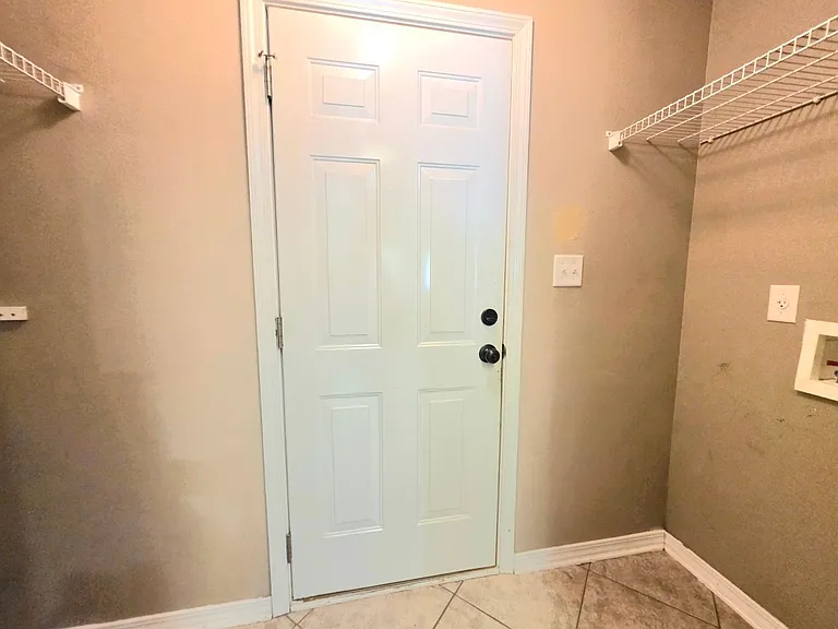 1059 Simpson St — Photo 21