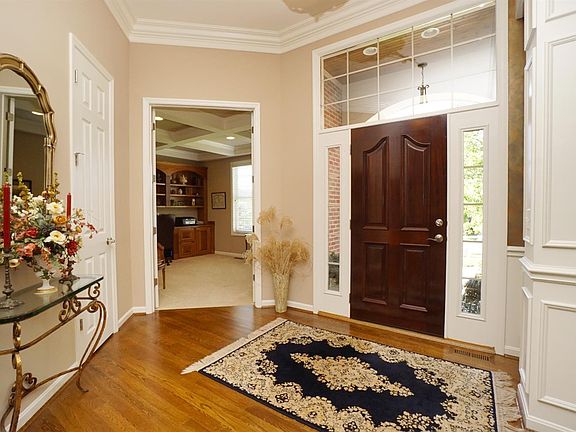 2nd image of 8238 Sweet Briar Ct