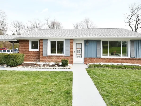 301 McIntosh Dr, Coraopolis, PA 15108