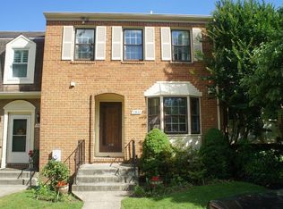7507 Heatherton Ln, Potomac, MD 20854