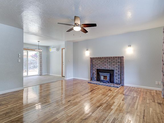 5th image of 4424 La Mesa Ave