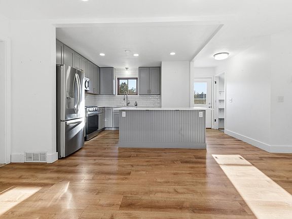 5th image of 12798 1st St