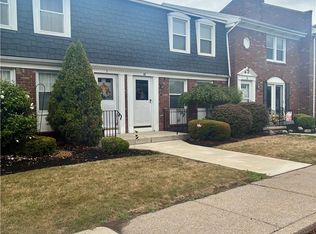 55 Oakbrook Dr APT H, Amherst, NY 14221
