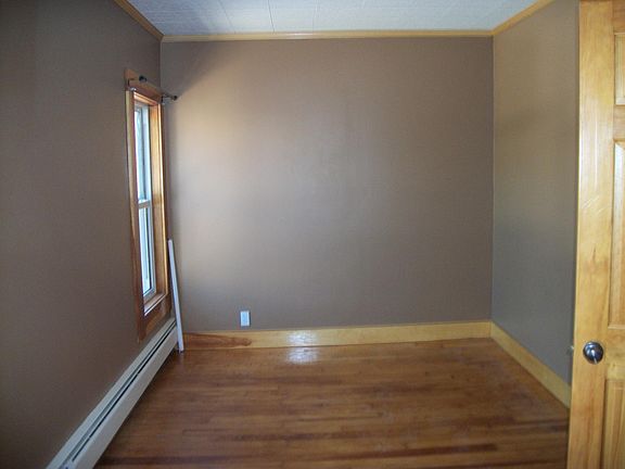 other half of bedroom 2nd floor