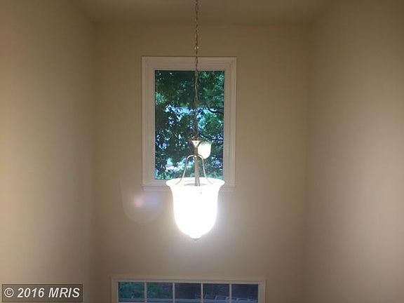4th image of 5710 Devenshire Ct