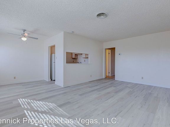 5th image of 457 Hunter Dr APT 3