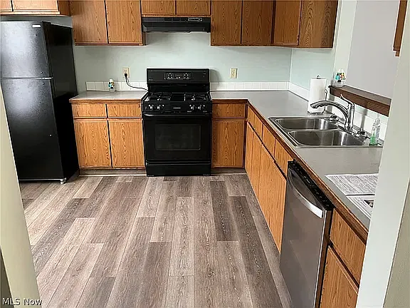 2 bed, $1,325 — Photo 2