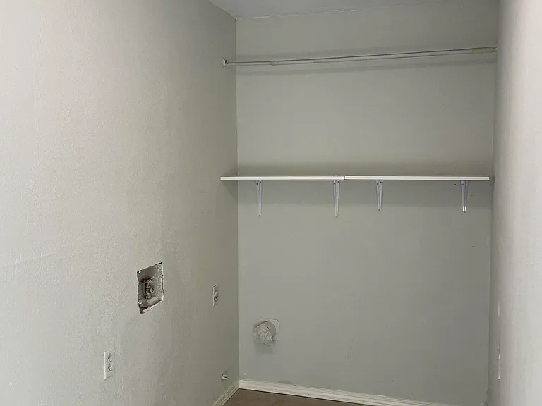 1574 Rebecca Ann Dr — Photo 32
