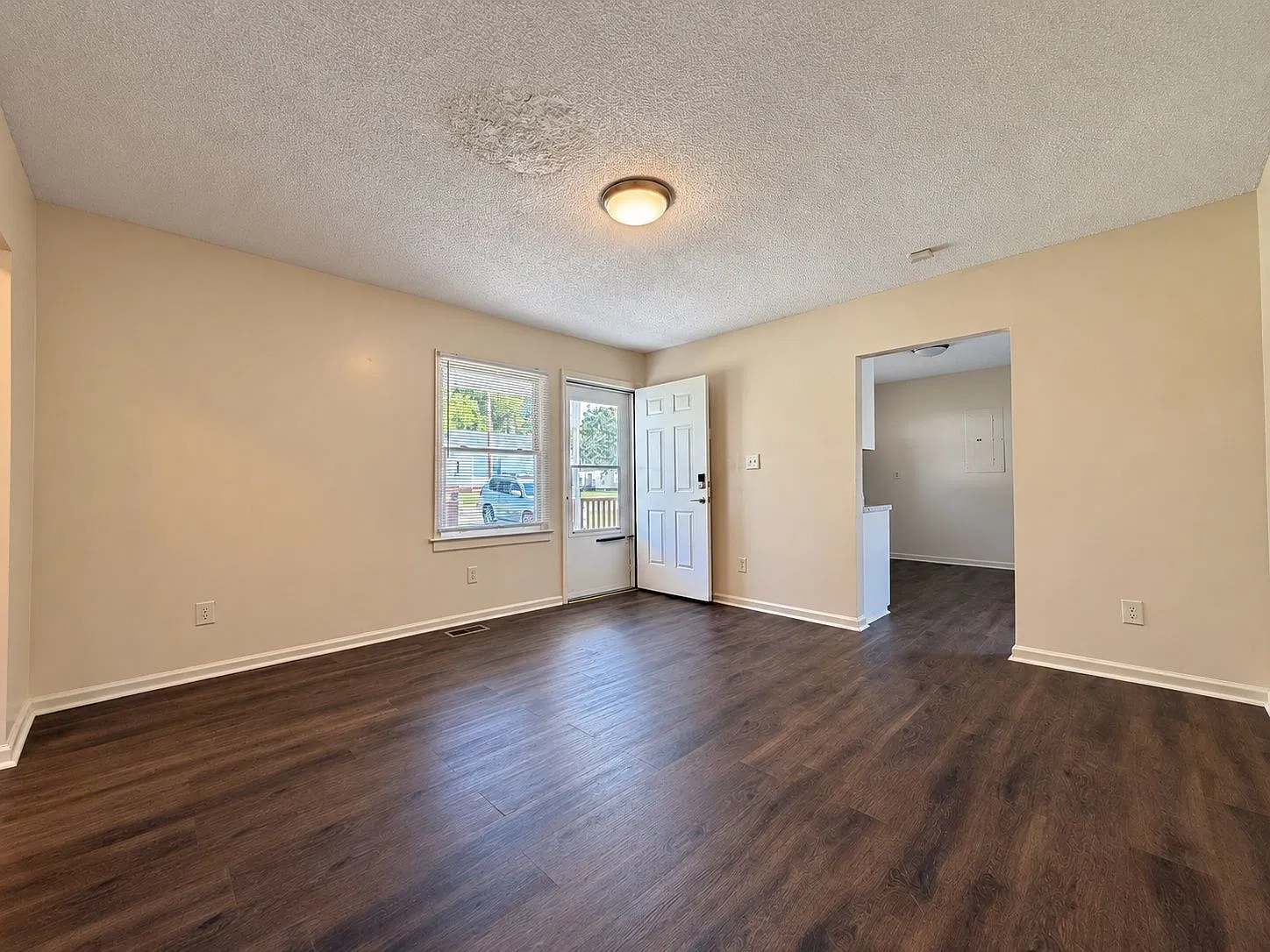 2 bed, 1.0 bath, $1,250 — Photo 3