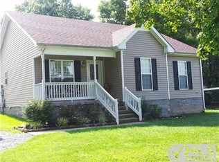 676 E College St, Greenbrier, TN 37073
