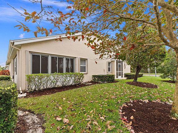 4th image of 4214 SE Home Way