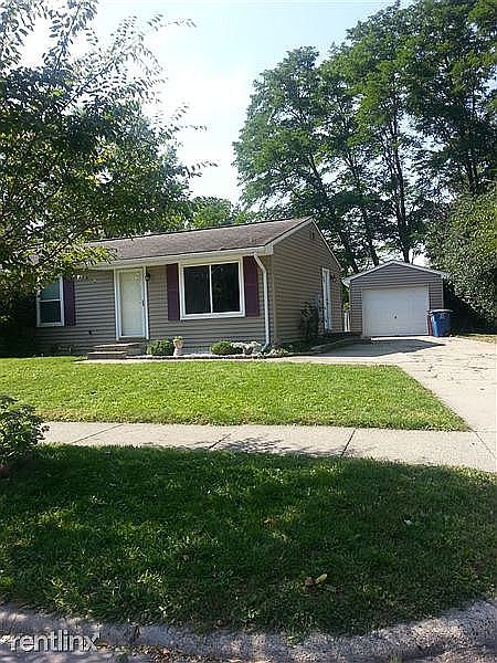 Front of House_Hemlock