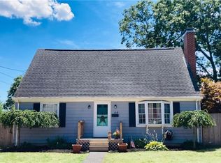 44 Edgehill Rd, Warwick, RI 02889