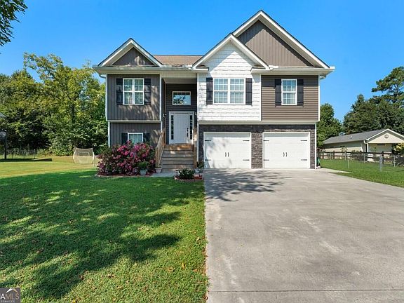 3rd image of 315 Wildwood Cir SE
