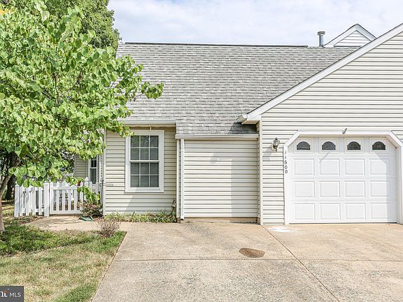 3rd image of 11600 Hampshire Ct