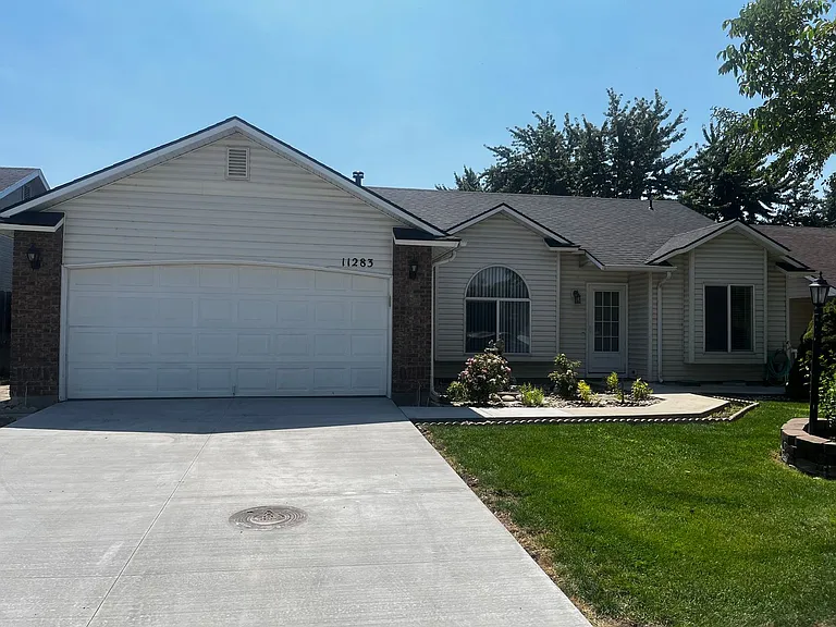 11283 W Glen Ellyn Dr — Photo 1
