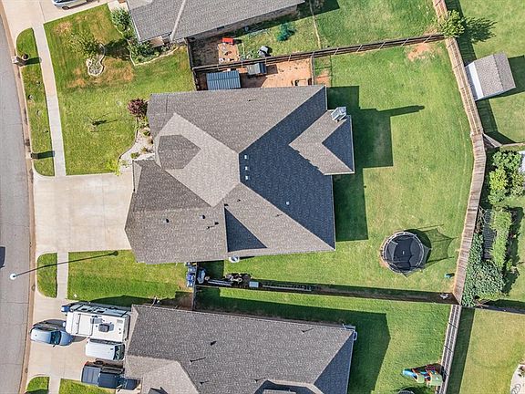 4th image of 628 Red River Dr