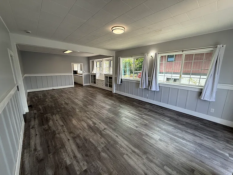 530+ square foot living room, with Vinyl Plank flooring throughout the home!