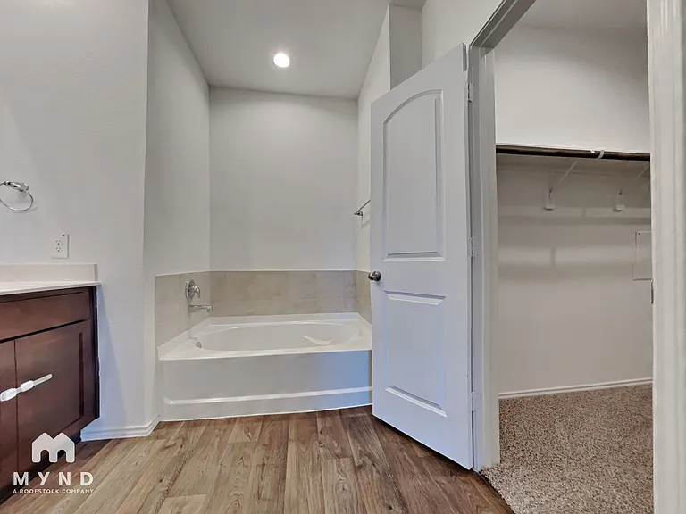 16034 Jordan Meadow Way — Photo 10