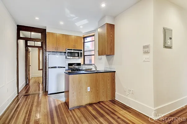 Rented by City Connections Realty | media 11